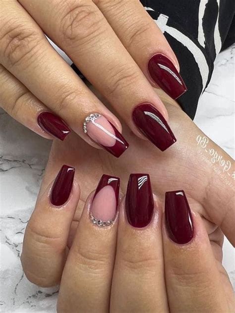 maroon nail ideas